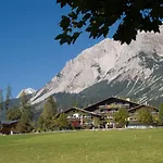 Almfrieden Hotel&romantikchalet Ramsau am Dachstein