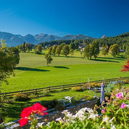 Almfrieden & Romantikchalet Hotel 4*