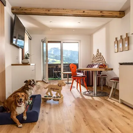 Almfrieden & Romantikchalet 4*