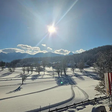 Almfrieden & Romantikchalet Hotel