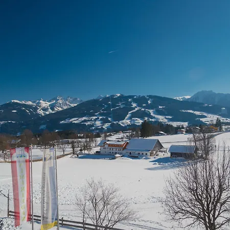 Hotel Almfrieden & Romantikchalet 4*