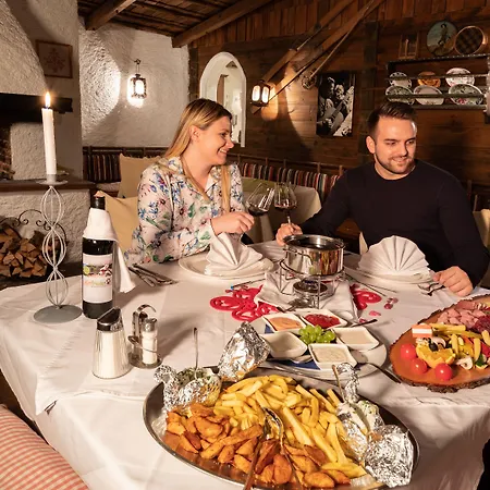 Almfrieden & Romantikchalet 4*