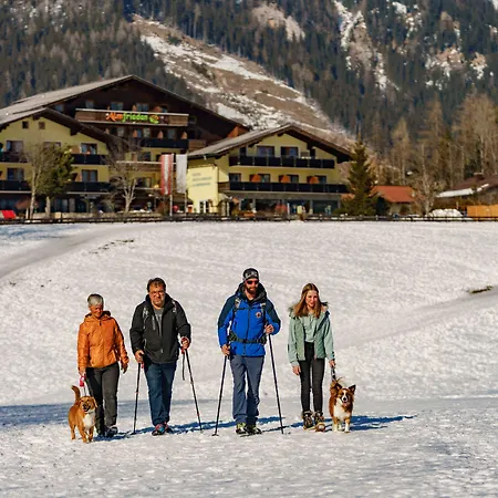 Hotel Almfrieden & Romantikchalet Ramsau am Dachstein