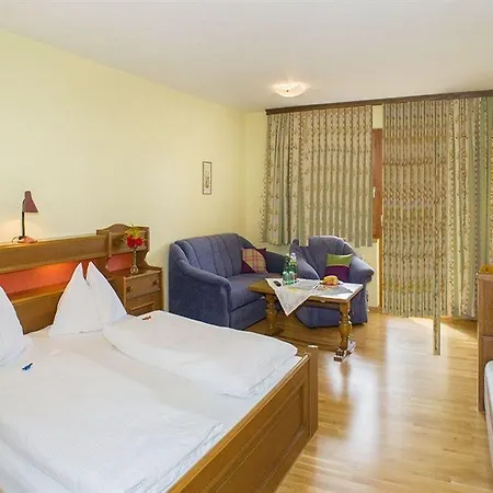 Hotel Almfrieden & Romantikchalet 4*