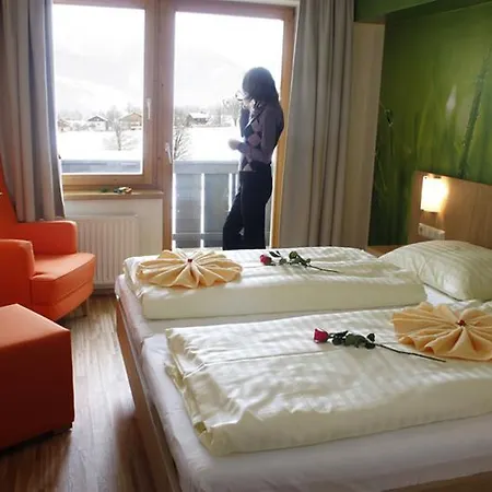 Almfrieden & Romantikchalet Hotel