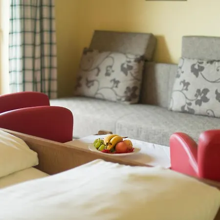 Hotel Almfrieden & Romantikchalet 4*