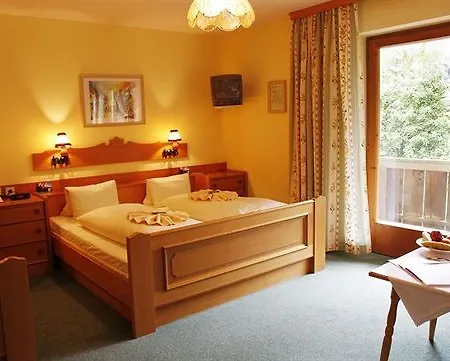 Hotel Almfrieden & Romantikchalet 4*
