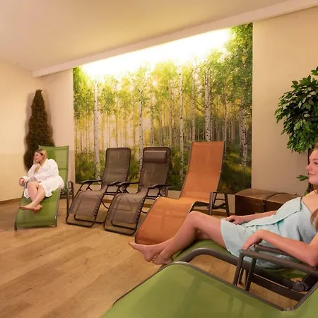 Almfrieden & Romantikchalet Hotel 4*