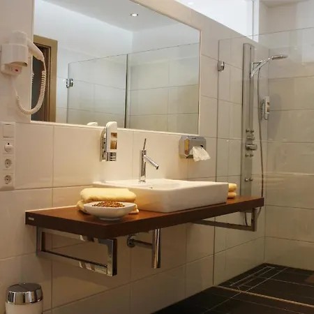 Almfrieden & Romantikchalet 4*