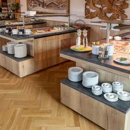 Almfrieden & Romantikchalet Hotel 4*