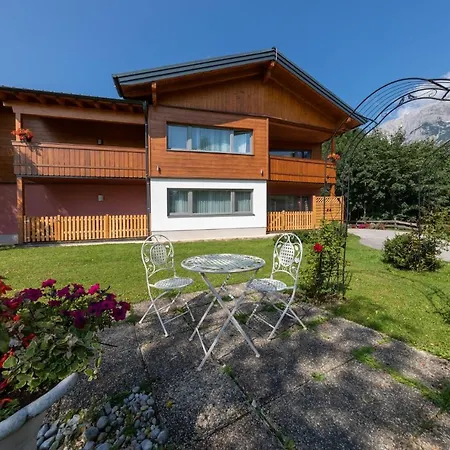 Hotel Almfrieden & Romantikchalet 4*