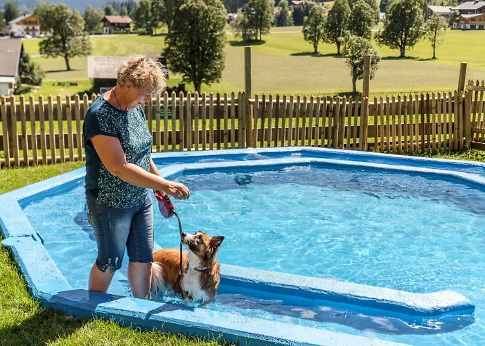 Almfrieden & Romantikchalet Hotel