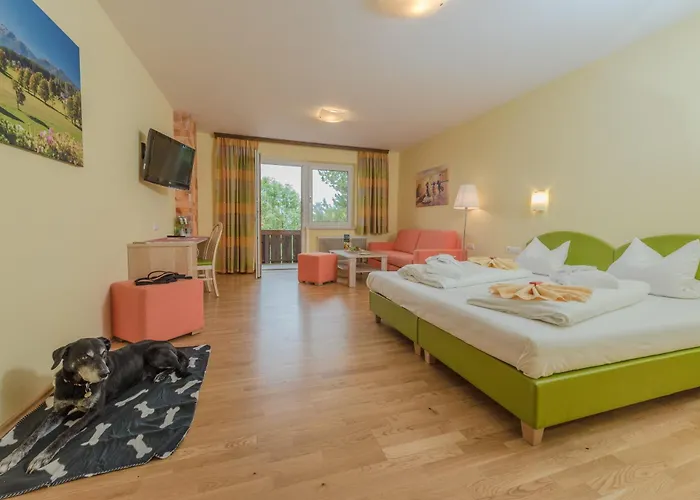 Hotel Almfrieden & Romantikchalet 4*