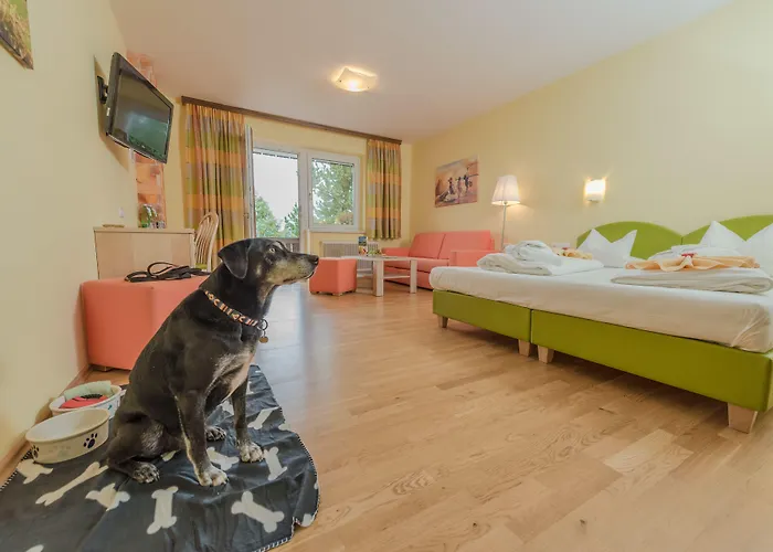 Almfrieden & Romantikchalet Hotel